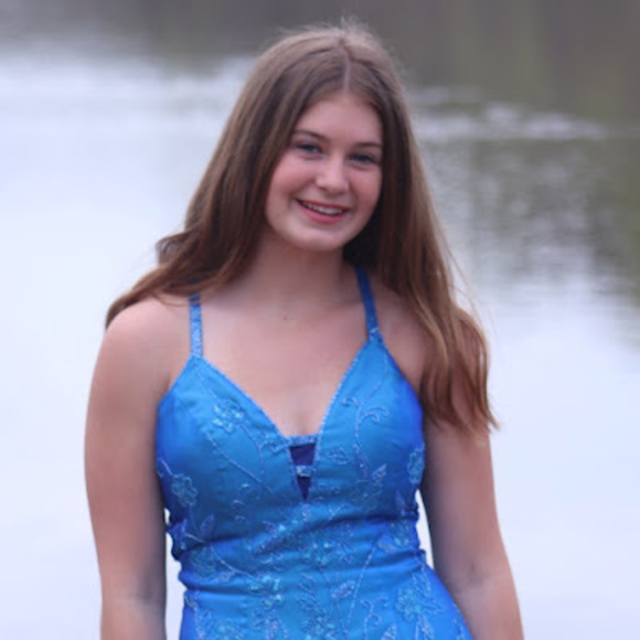 Meet your Posher, Emily - Picture 1 of 1